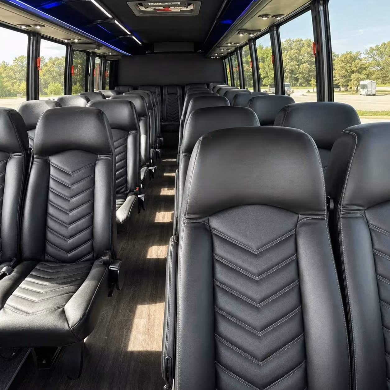 hawthorne 20 passenger minibus rental