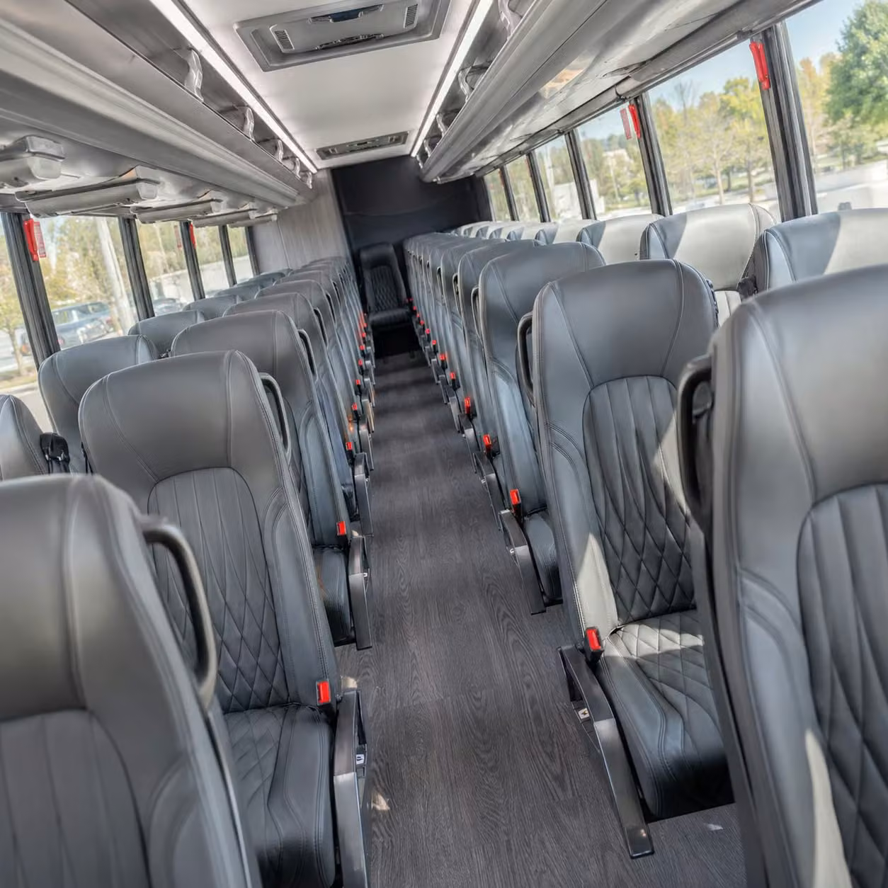 hawthorne 30 passenger minibus rental